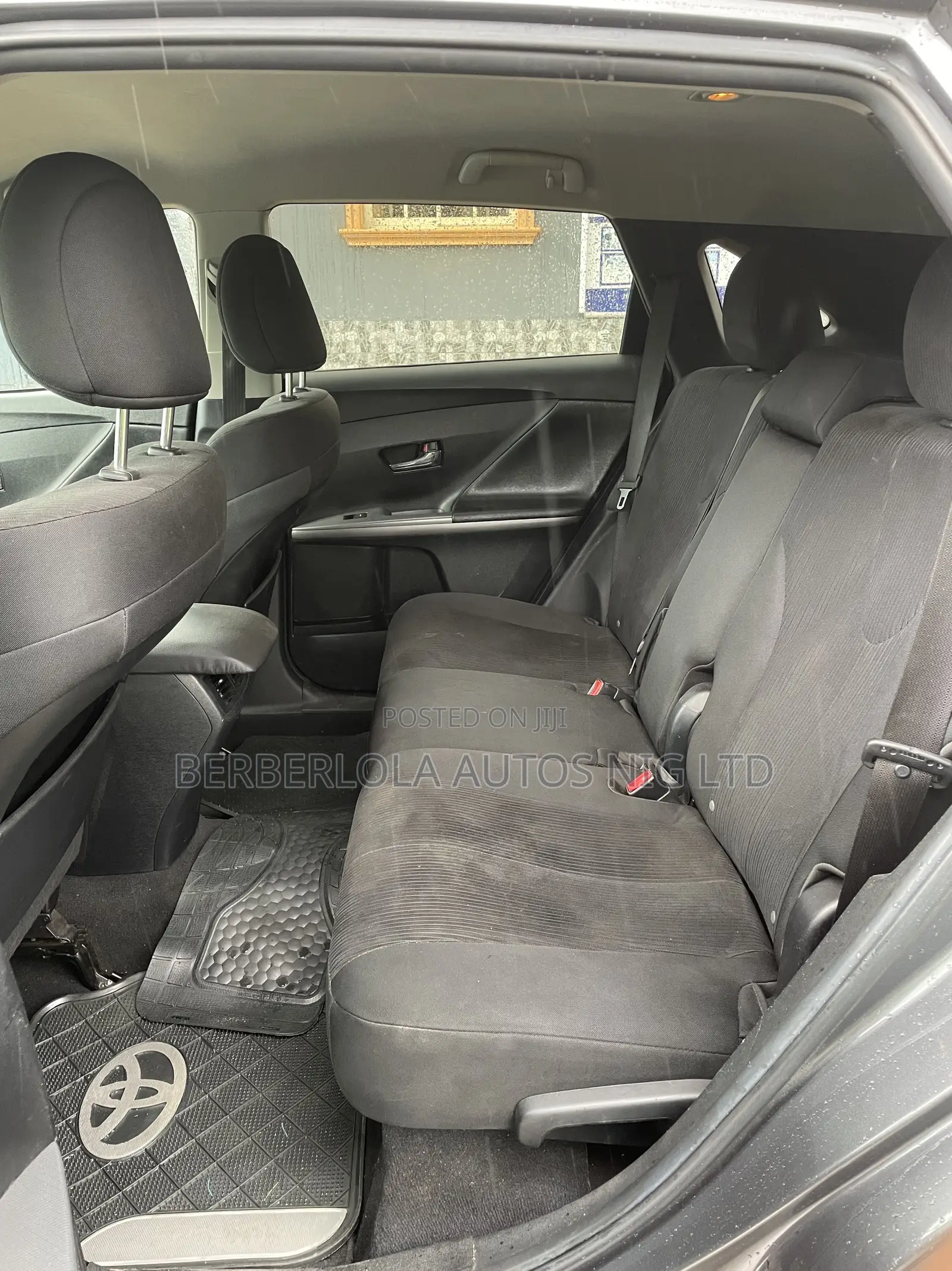 Toyota Venza LE 2012 Gray