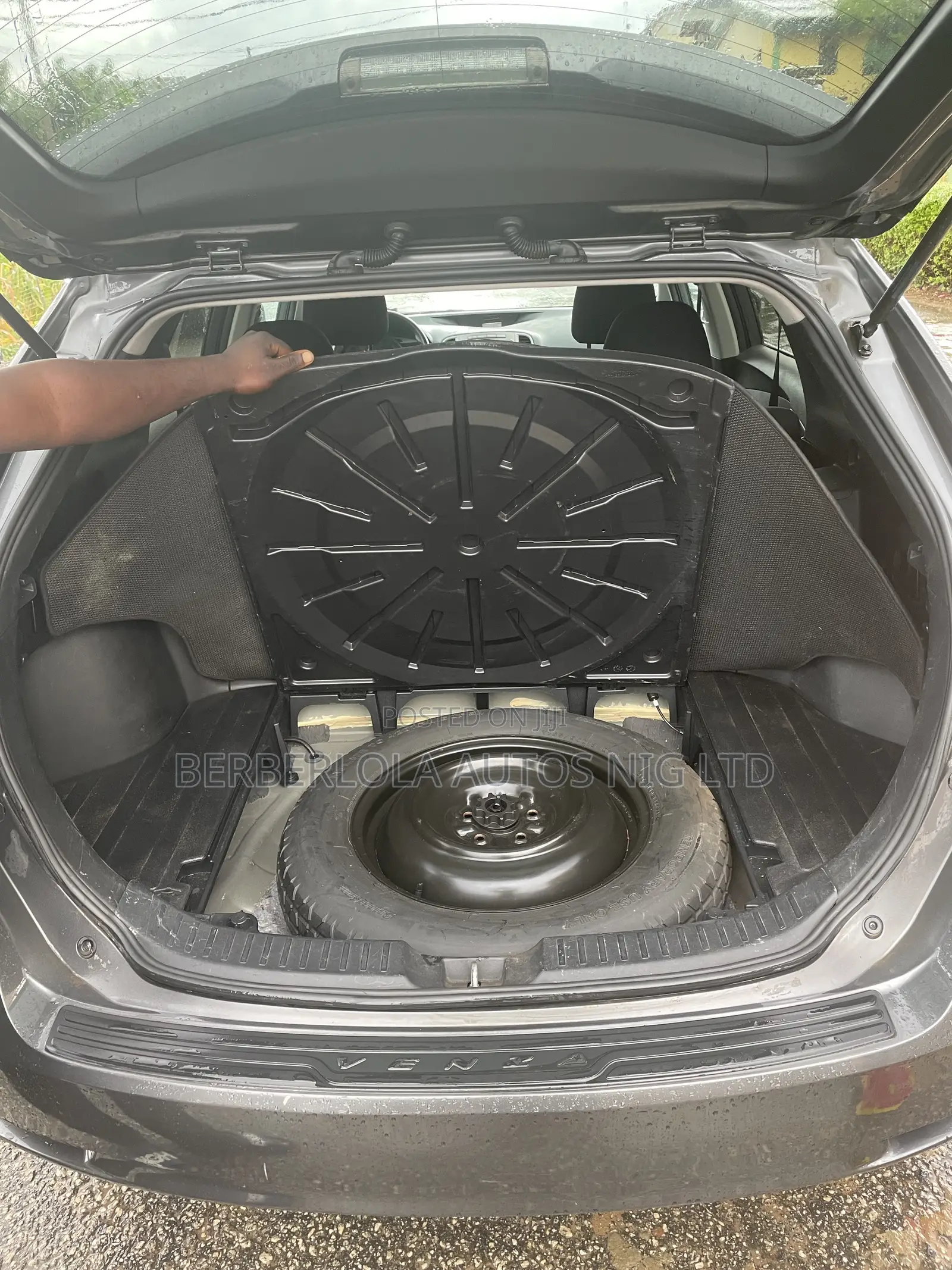 Toyota Venza LE 2012 Gray