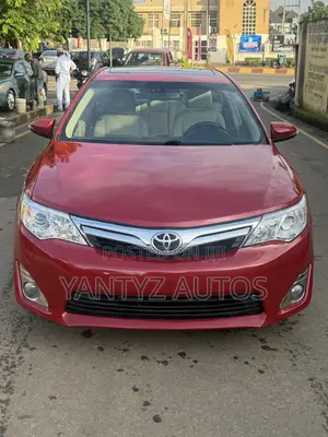 Toyota Camry XLE V6 4dr Sedan (3.5L 6cyl 6A) 2012 Red