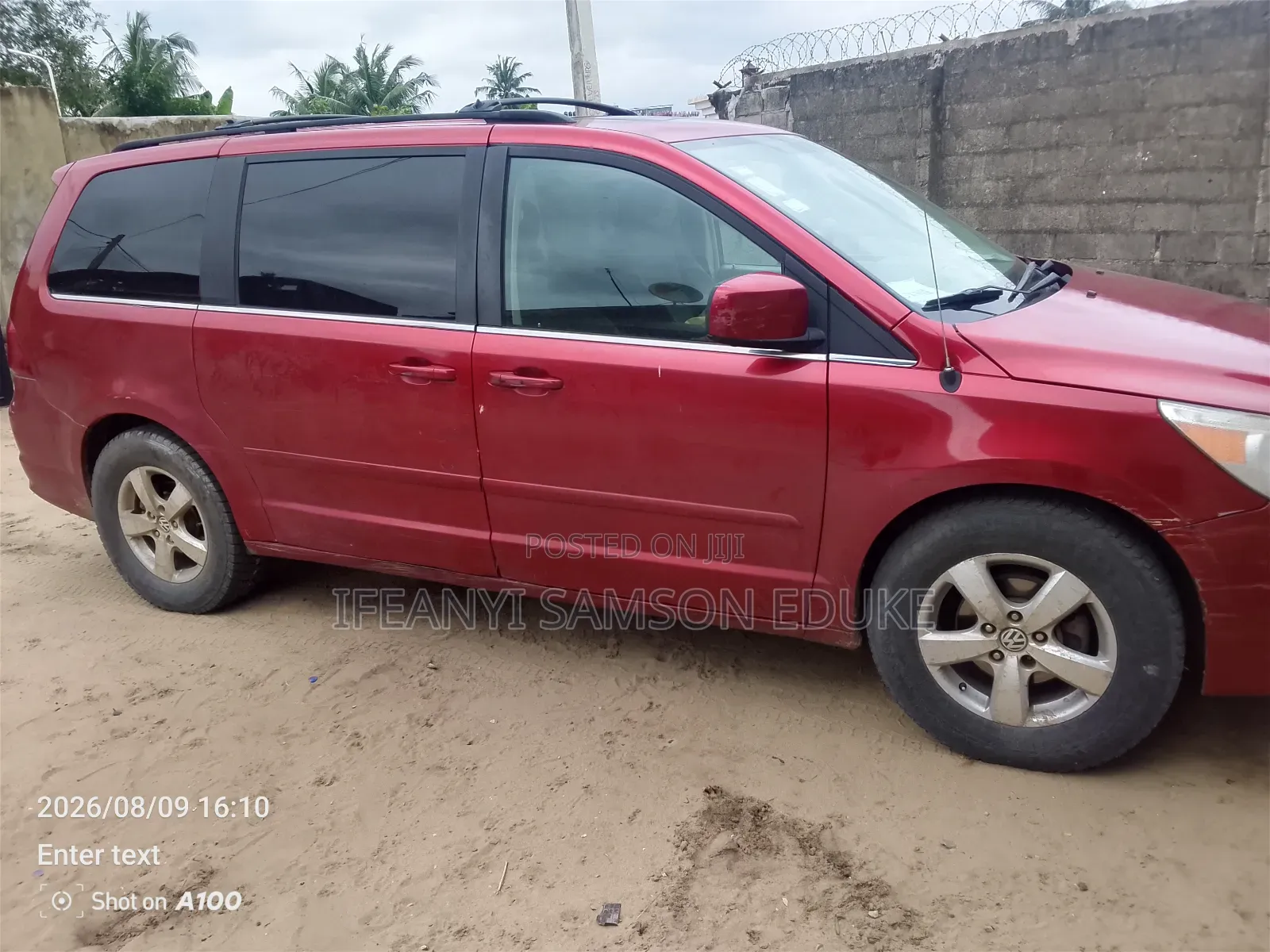 Volkswagen Transporter 2010 Red