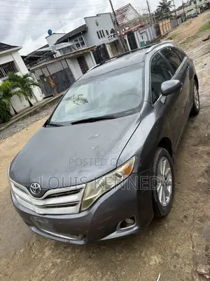 Toyota Venza LE 2011 Gray