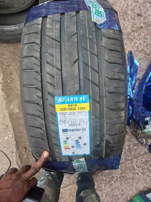 325/35r22 110v Bearway Tyre