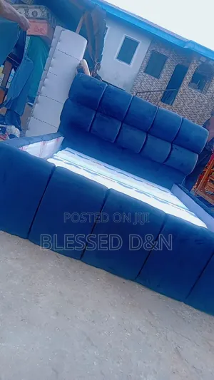 Queens Size Super Bubble Bed Frame
