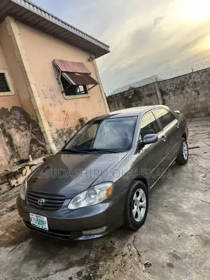 Toyota Corolla LE 2004 Gray