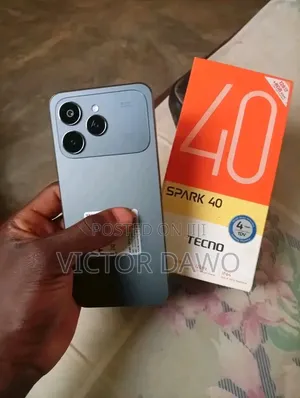Tecno Spark 40 128 GB Silver
