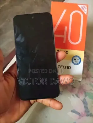 Tecno Spark 40 128 GB Silver
