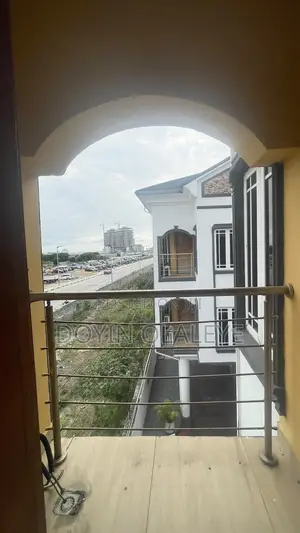 4bdrm Townhouse / Terrace in Victoria Island Extension for rent