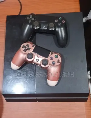 Ps4 Fat
8 Games 
2 Pads