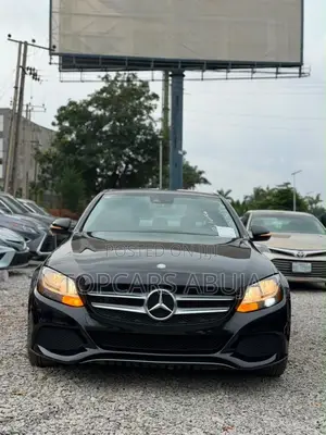 Mercedes-Benz C300 2016 Black