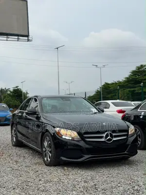 Mercedes-Benz C300 2016 Black