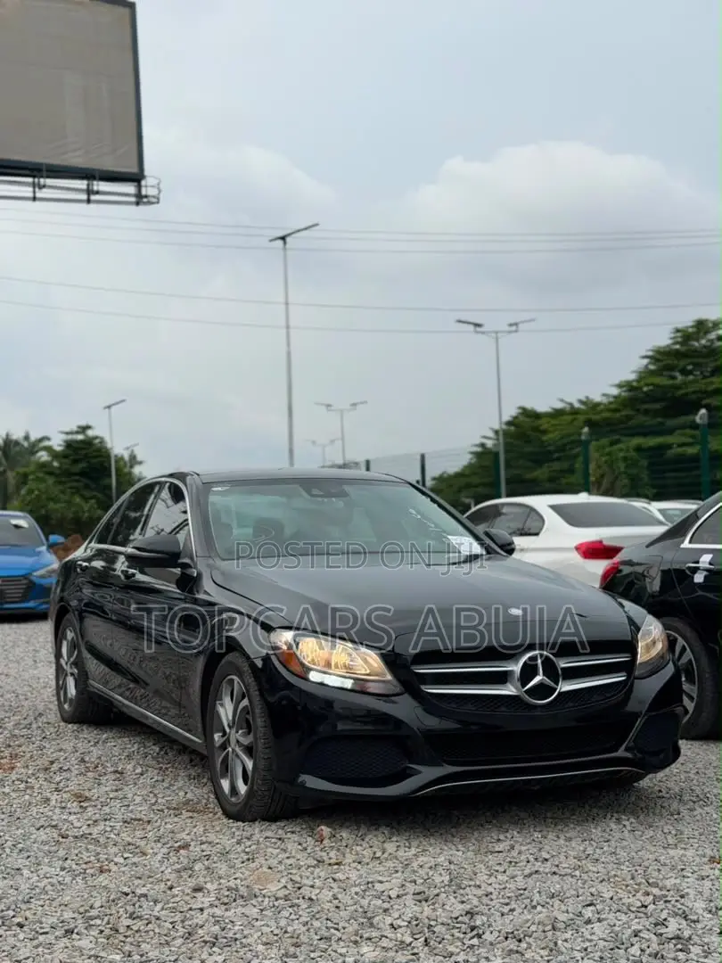 Mercedes-Benz C300 2016 Black