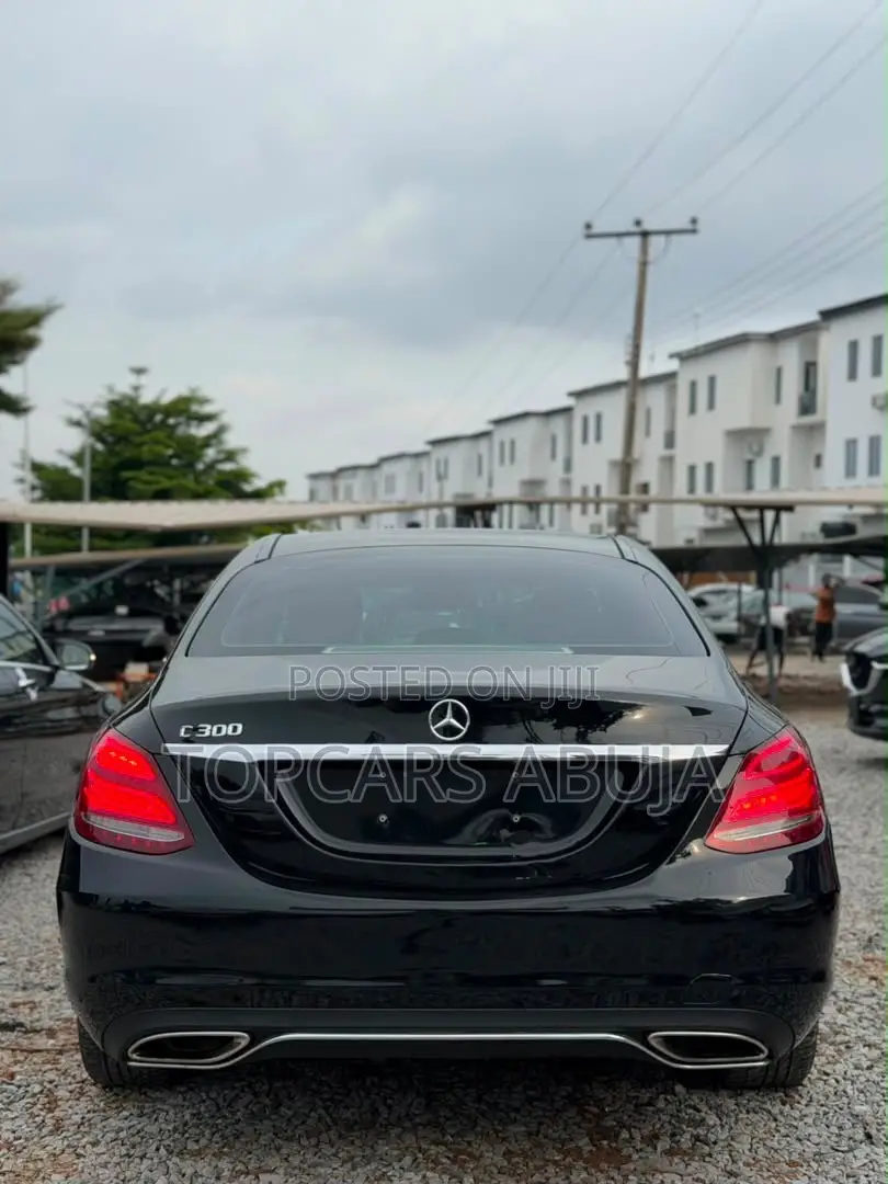 Mercedes-Benz C300 2016 Black