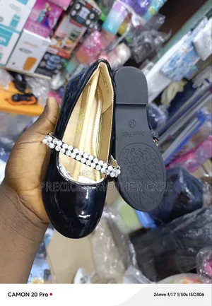 Quality Girls Banded Flat Fashionable Dress Shoe