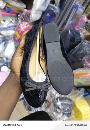 Quality Girls Banded Flat Fashionable Dress Shoe