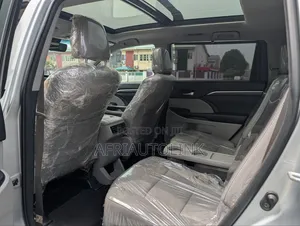 Toyota Highlander Limited Platinum 4x4 V6 (3.5L 6cyl 8A) 2018 Silver