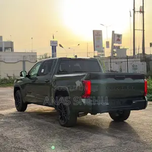 Toyota Tundra 2023 Gray
