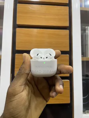 AirPods 4 ANC