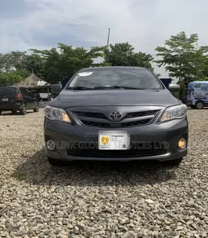 Toyota Corolla LE 4dr Sedan (1.8L 4cyl 4A) 2010 Gray