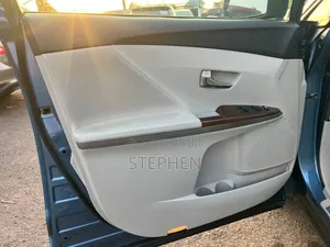 Toyota Venza 2011 Blue