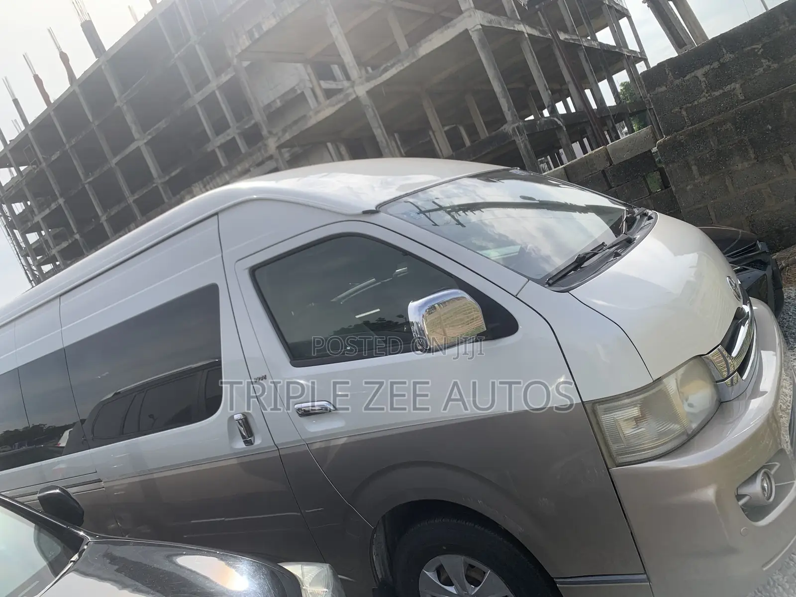 Toyota HiAce 2010 Brown