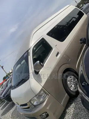 Toyota HiAce 2010 Brown