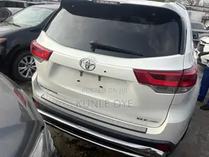 Toyota Highlander XLE 2019 White