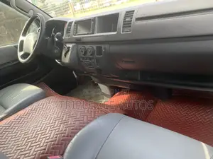 Toyota HiAce 2010 Brown
