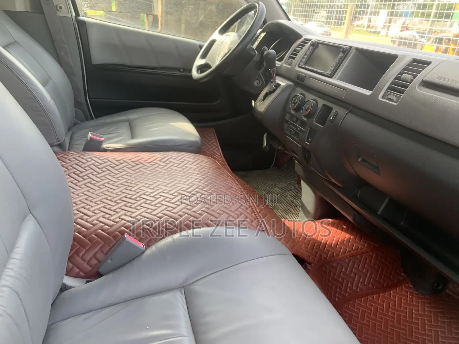 Toyota HiAce 2010 Brown