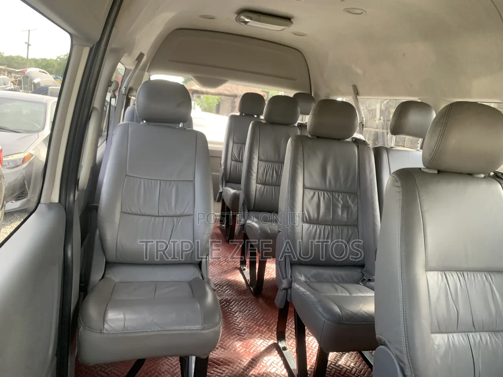 Toyota HiAce 2010 Brown