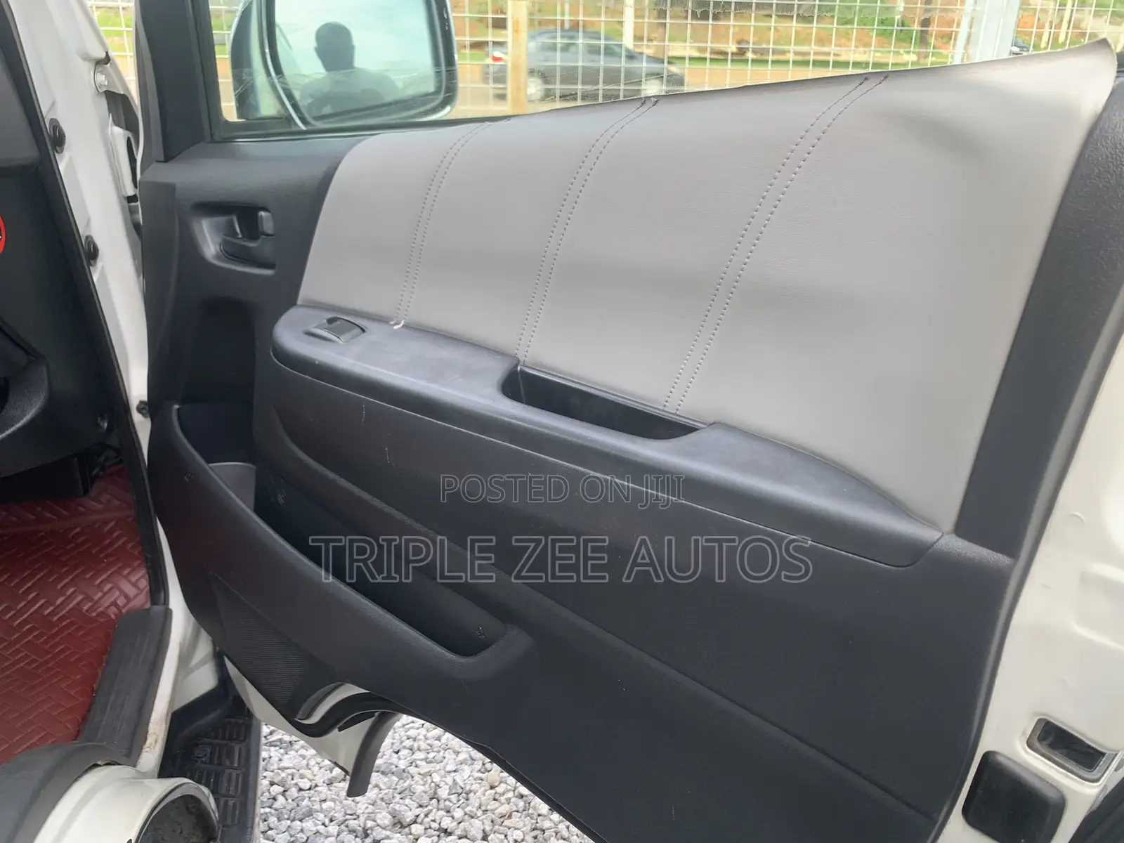 Toyota HiAce 2010 Brown