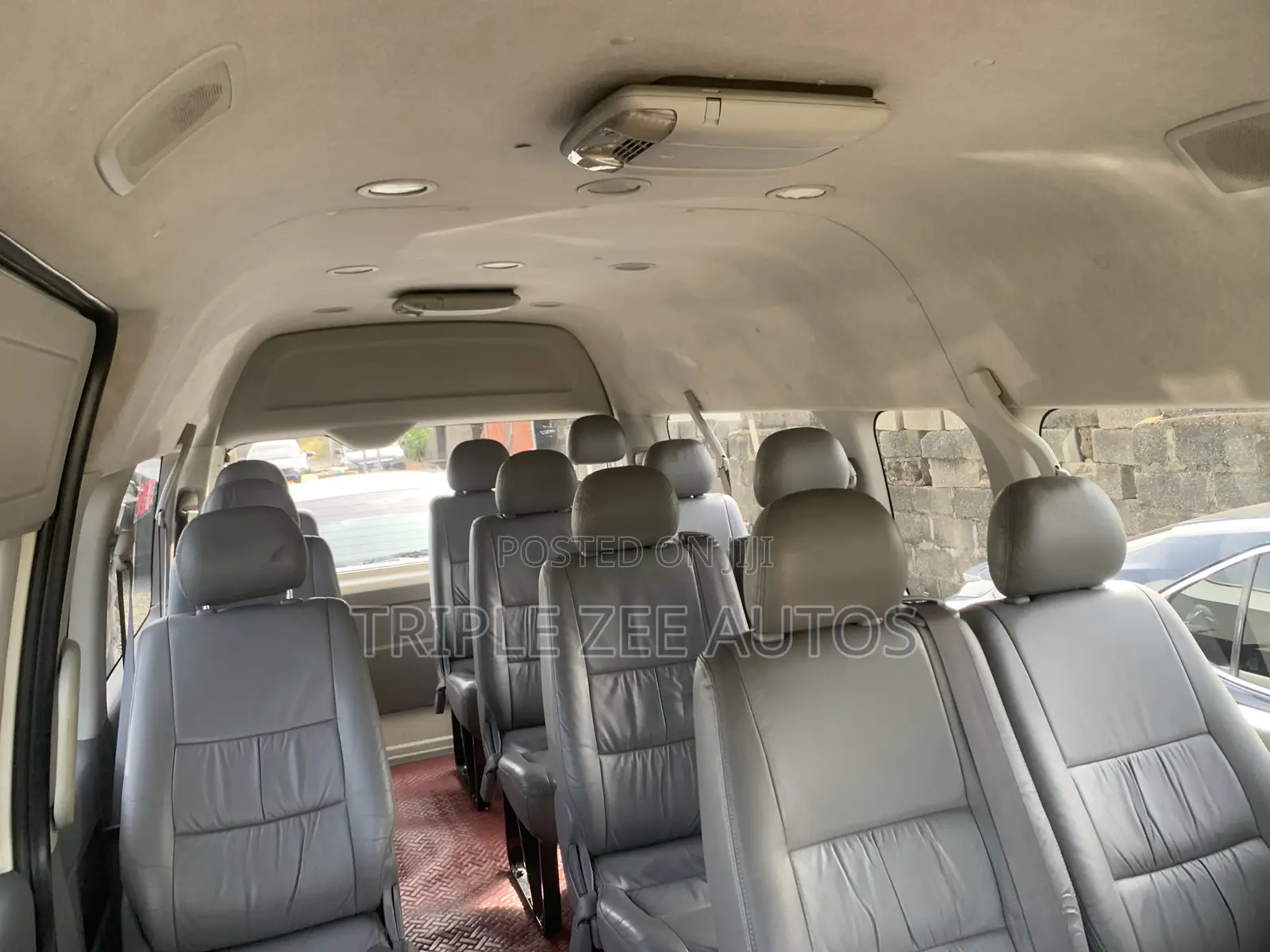Toyota HiAce 2010 Brown