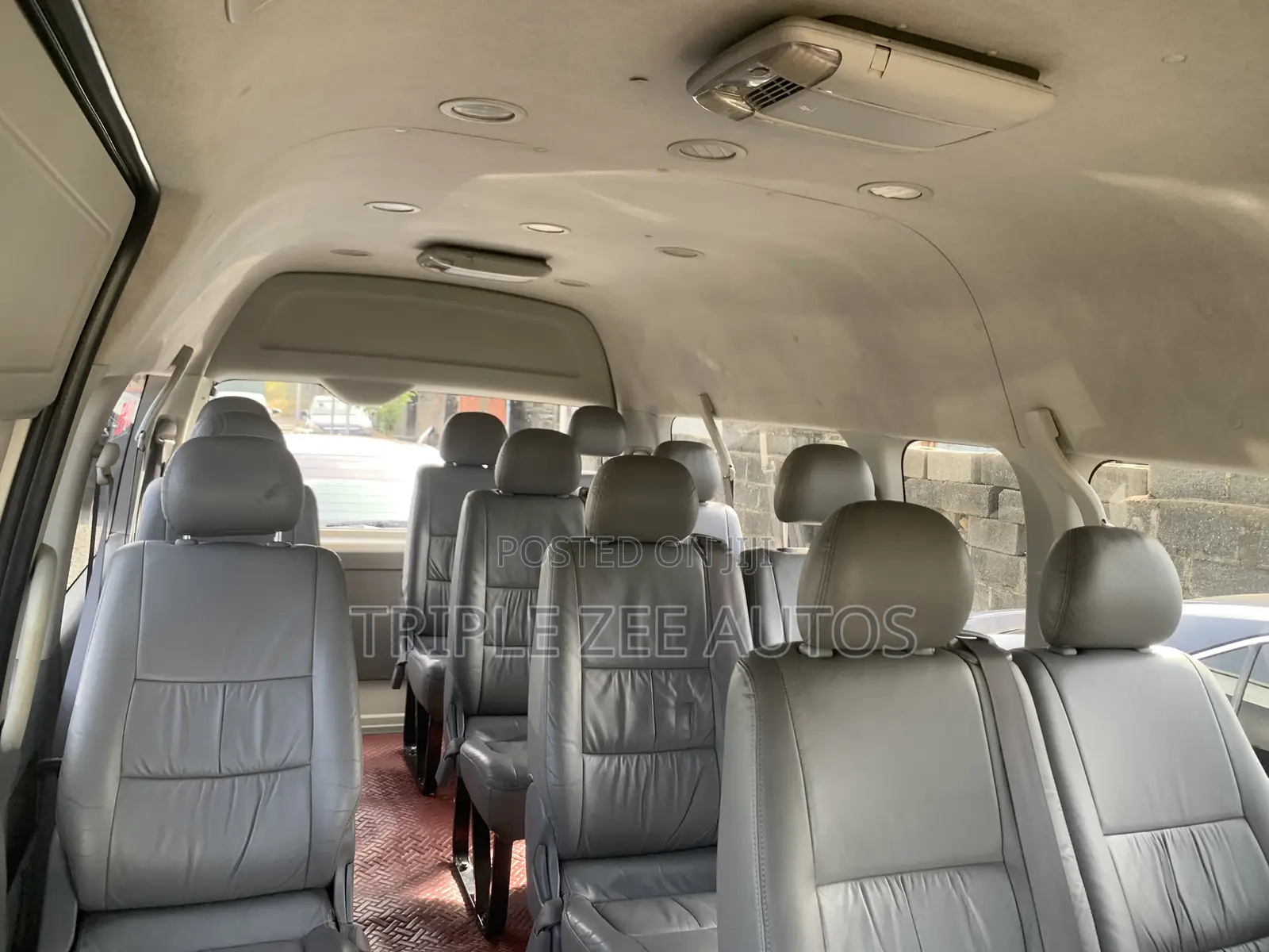 Toyota HiAce 2010 Brown