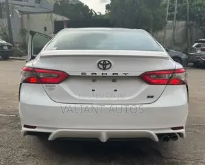 Toyota Camry 2018 White