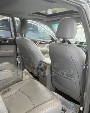 Toyota Highlander Limited 3.5l 4WD 2013 Silver