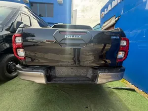 Toyota Hilux 2023 Black