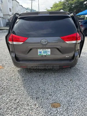 Toyota Sienna 2011 Gray
