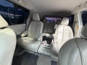 Toyota Sienna 2011 Gray
