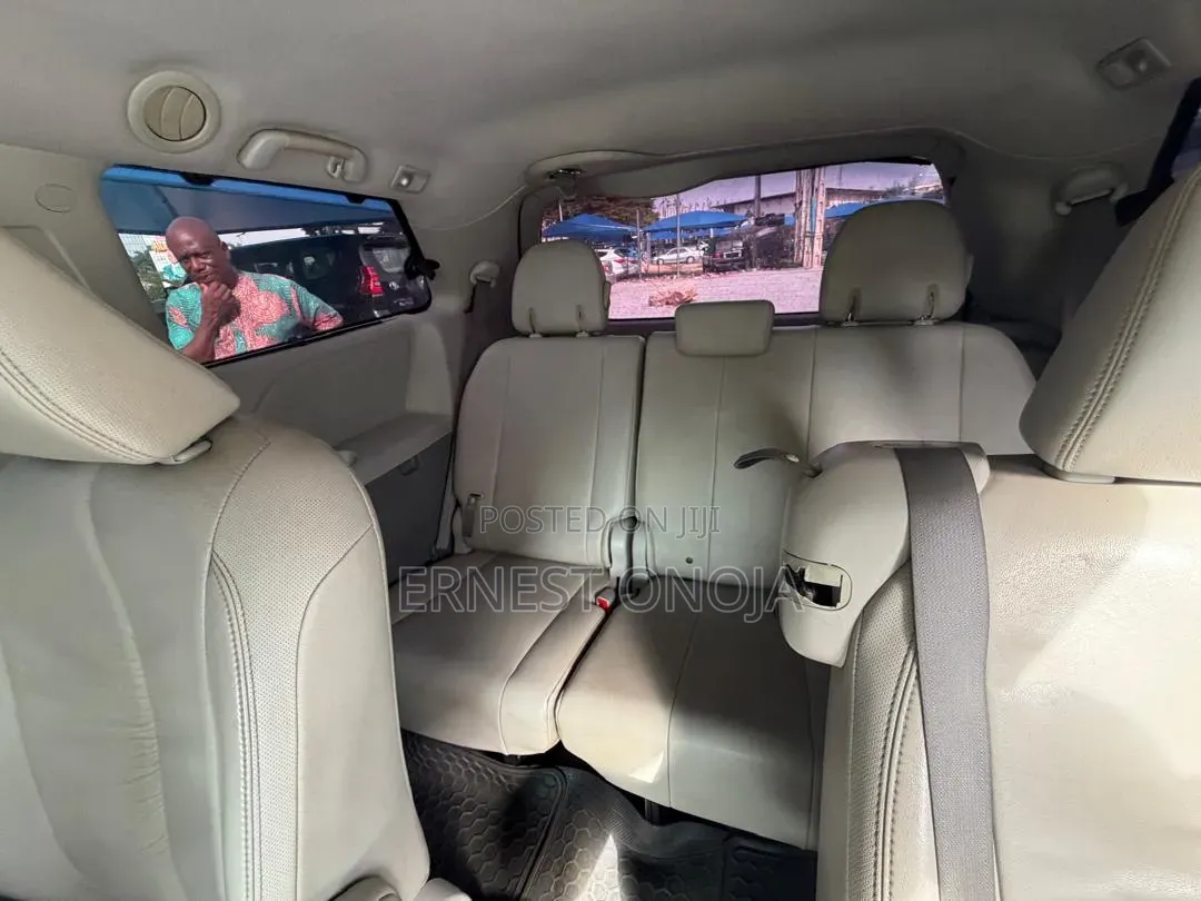 Toyota Sienna 2011 Gray