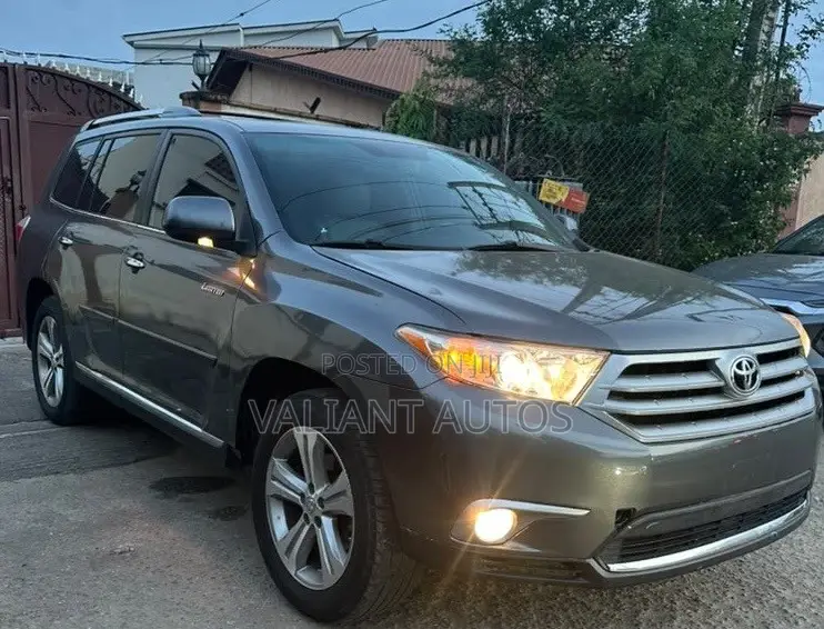 Toyota Highlander 2013 Gray