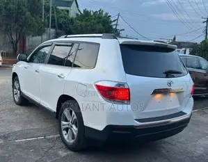Toyota Highlander Limited 2011 White
