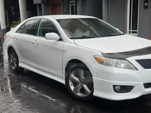 Toyota Camry SE 4dr Sedan (2.5L 4cyl 6AM) 2010 White