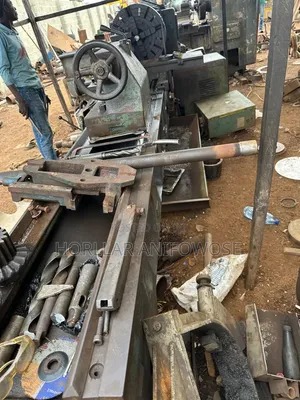 2.3 Meter Lathe Machine