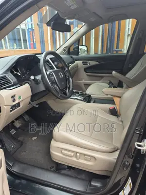 Honda CR-V Touring 4dr SUV (1.5L 4cyl CVT) 2017 Black
