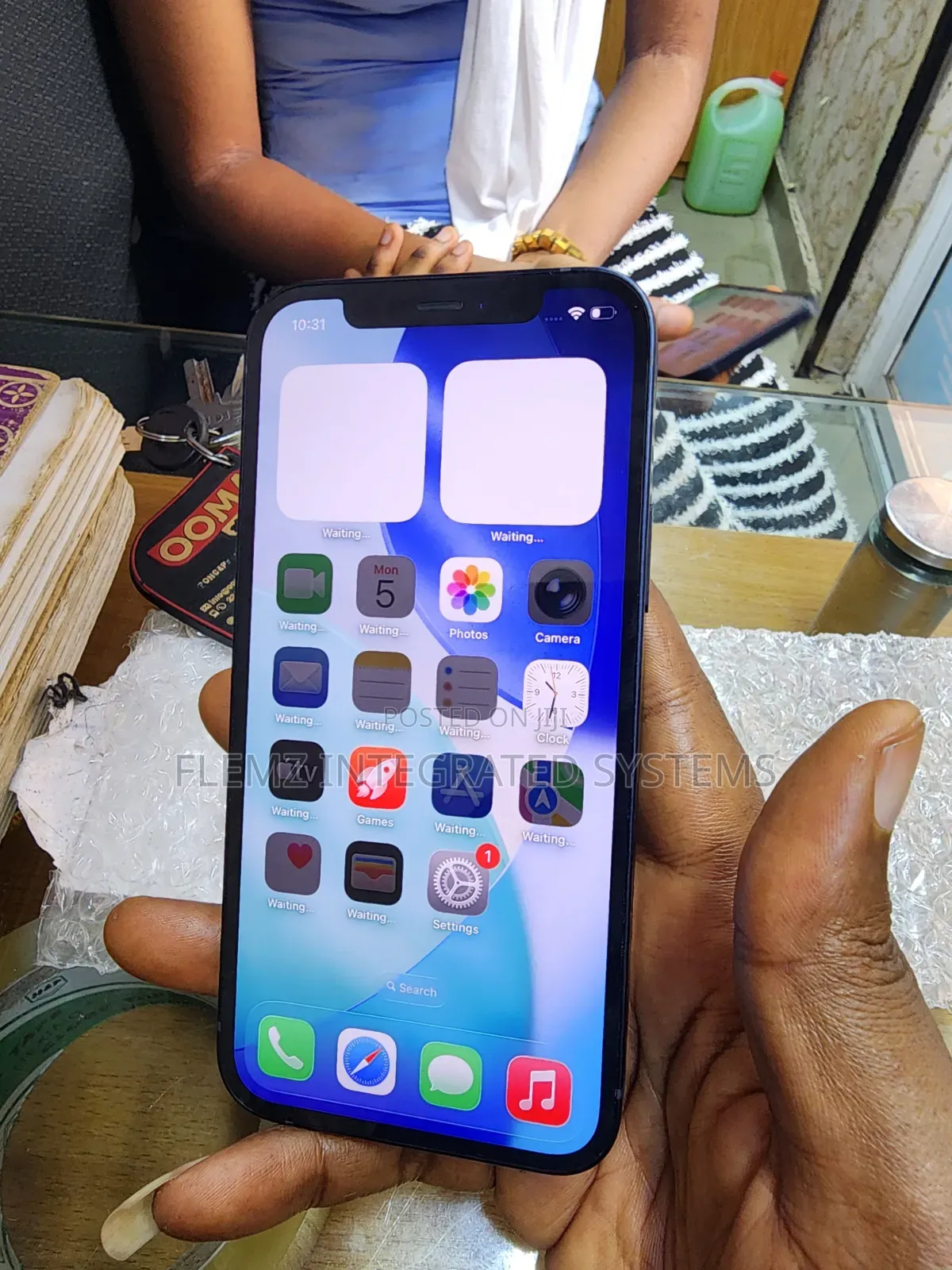 Apple iPhone 12 64 GB Gray