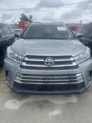 Toyota Highlander LE 4dr SUV AWD (3.5L 6cyl 6A) 2014 Silver