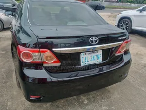 Toyota Corolla LE 4dr Sedan (1.8L 4cyl 4A) 2010 Black