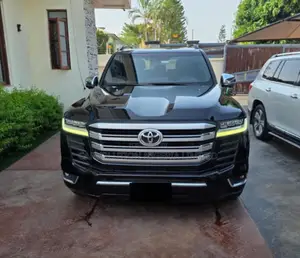 Toyota Land Cruiser LC300 2023 Black