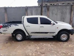 Mitsubishi L200 Double Cab 2.5 180hp 4WD 2014 White