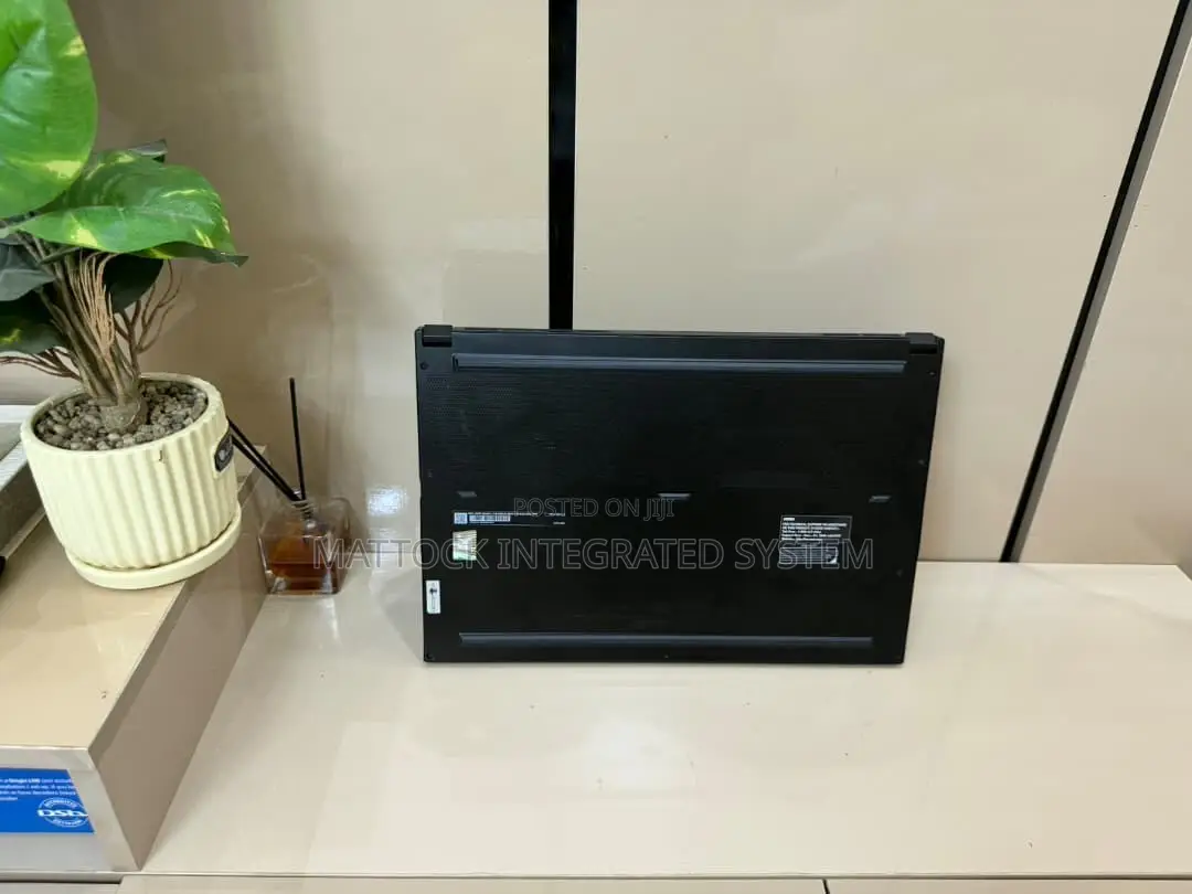 Laptop MSI GS66 Stealth 10UH 64GB Intel Core i9 SSD 1T
