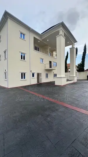 10-Unit Apartment Building